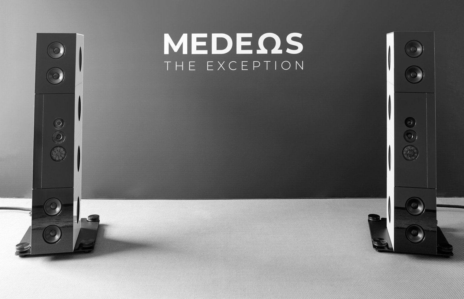Audio Physic Medeos - flagship five-way floorstanding speaker