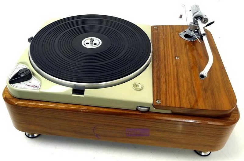 Thorens TD 124 1957.jpg