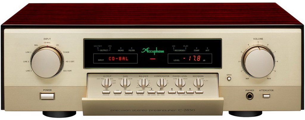 Accuphase C-2850 1.jpg