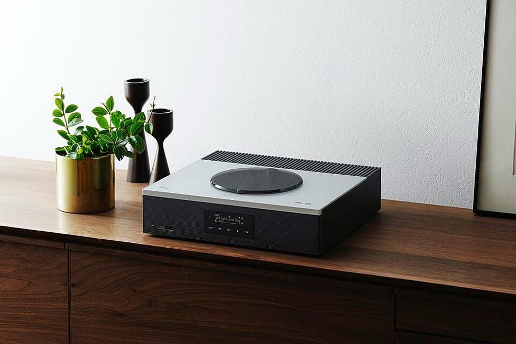 https___specials-images.forbesimg.com_imageserve_61d47bbd4e092a57ed034ea8_Technics-SA-C600-lifestyle_960x0.jpg