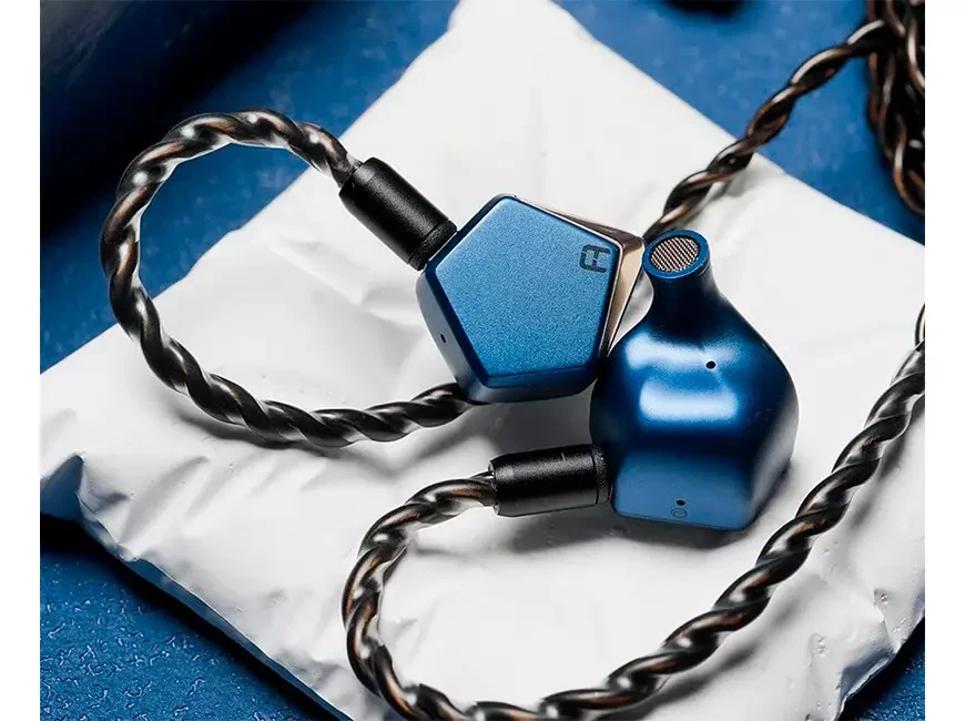 HiBy x F.Audio Project Ace are wired headphones with large drivers