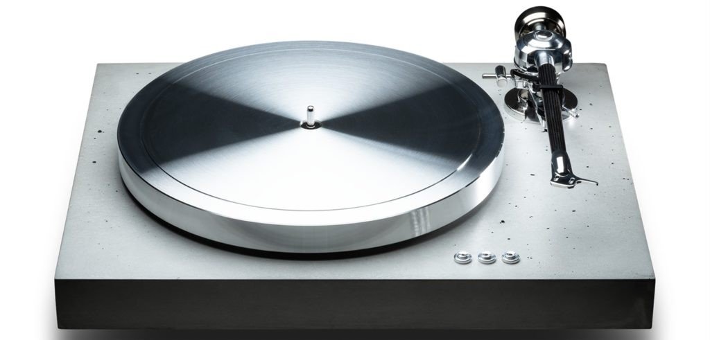 The new turntable impresses with its unique concrete chassis