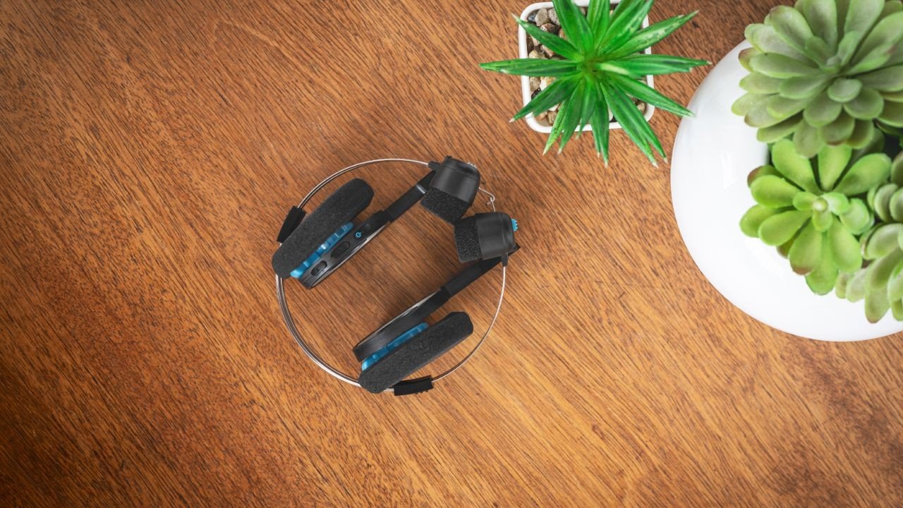 The new head bridge does not reduce the compatibility of the headphones, source: koss.com