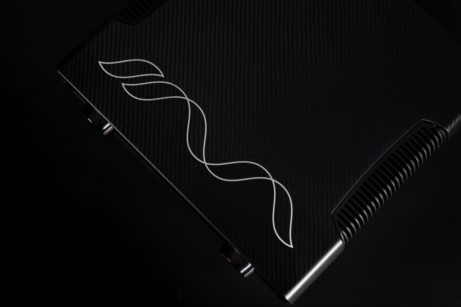 In addition, JAVA HiFi will equip its single-ended and push-pull GaN FET LDR amplifiers with a new high-performance R2R ladder-type DAC from May.