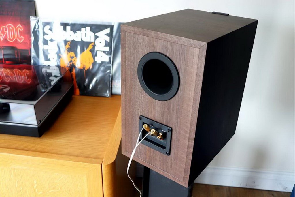 KEF Q3 Meta