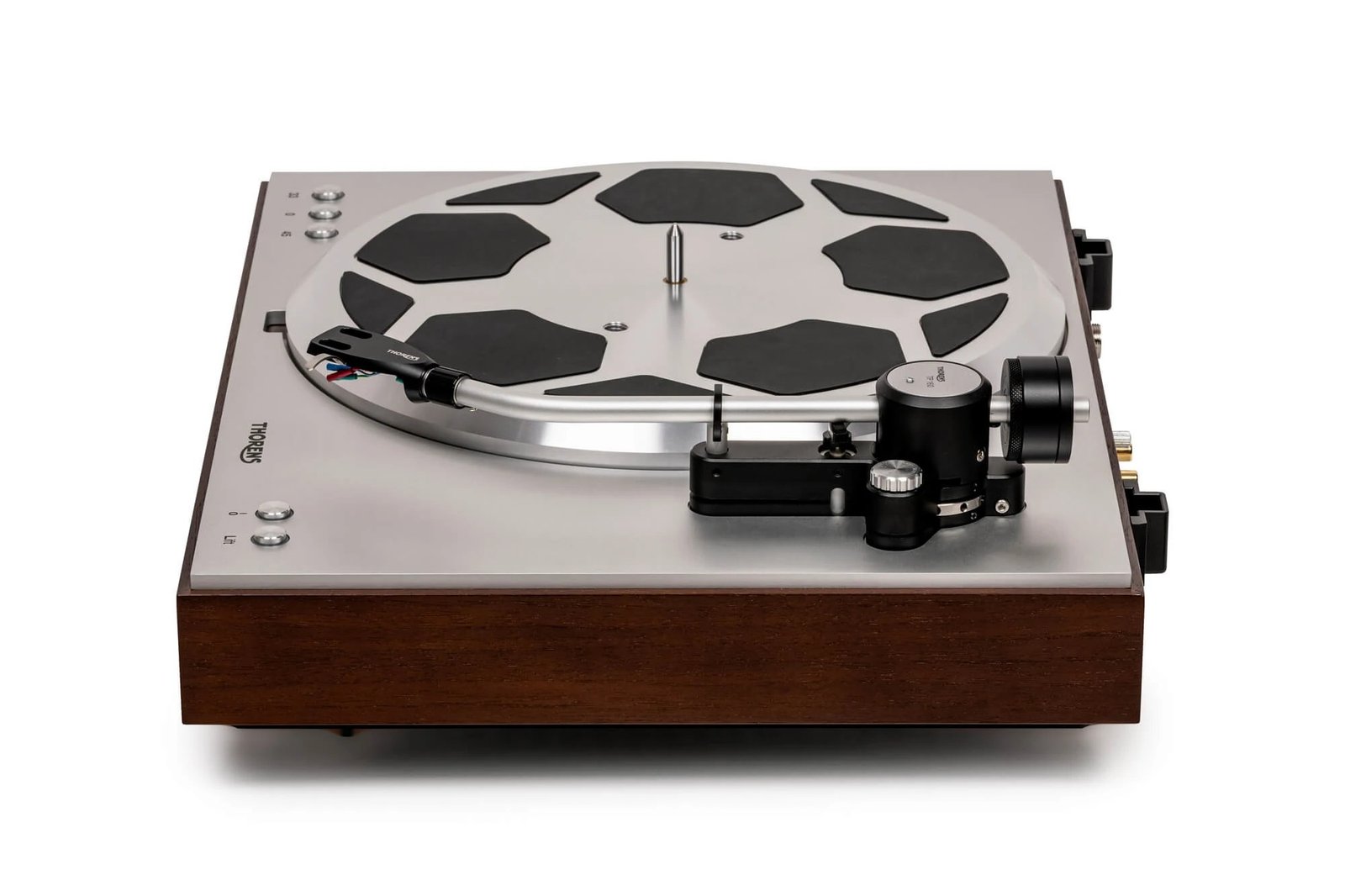 The proven TP-160 tonearm with cutting-edge bearing ensures maximum tracking precision , and together with the highly damped platter, guarantees excellent sound reproduction.