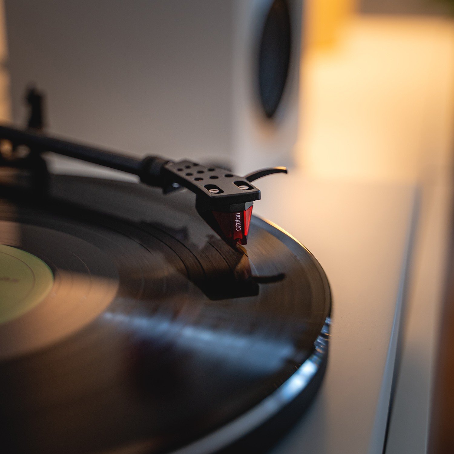 A very good-playing Ortofon 2M Red MM pickup is fitted from the factory, so you are ready to play straight away.