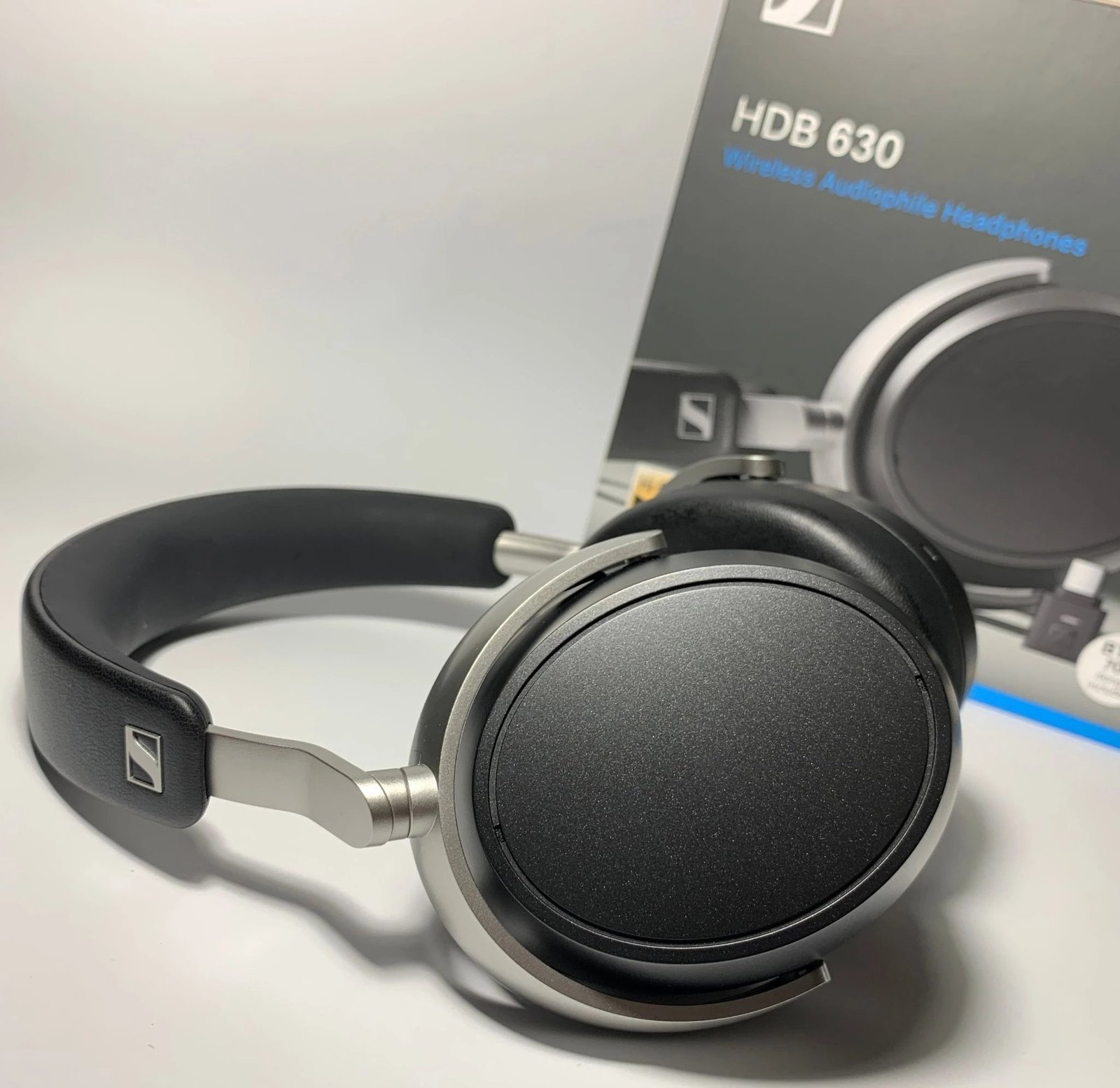 Sennheiser pleasantly pleased me and in places even impressed me.