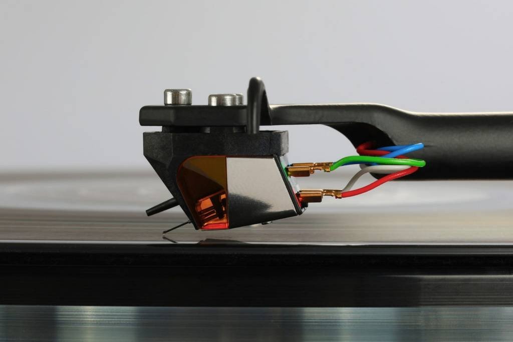 The Nd series is Rega's first-ever moving magnet cartridge line to utilize the N55 neodymium magnet.