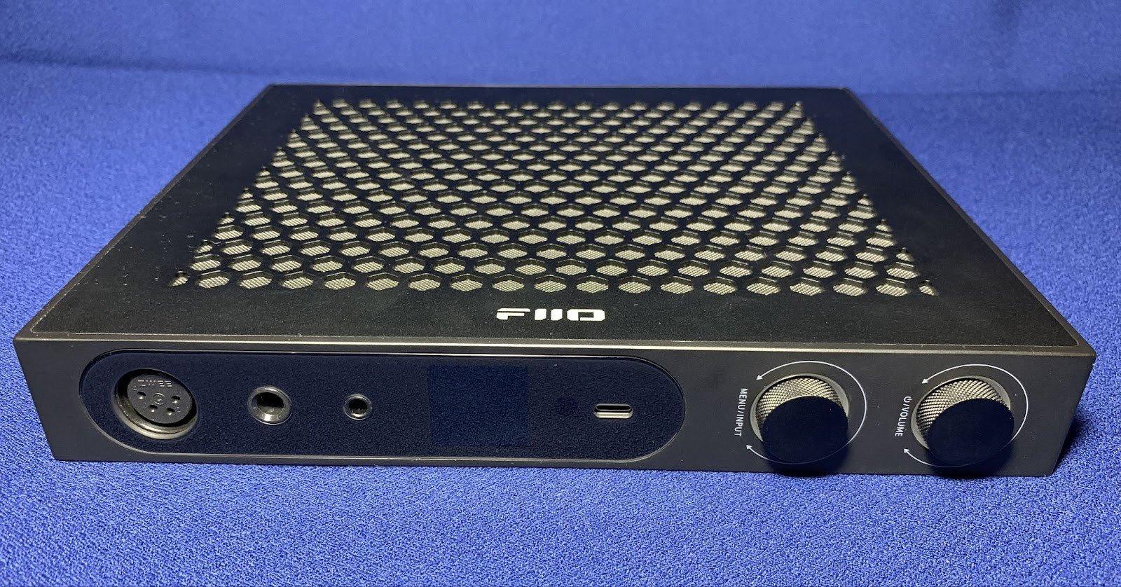FiiO K19 supports work with a phone, tablet, computer, CD and DVD players, as well as modern TVs thanks to the HDMI port, which is its separate "feature". 