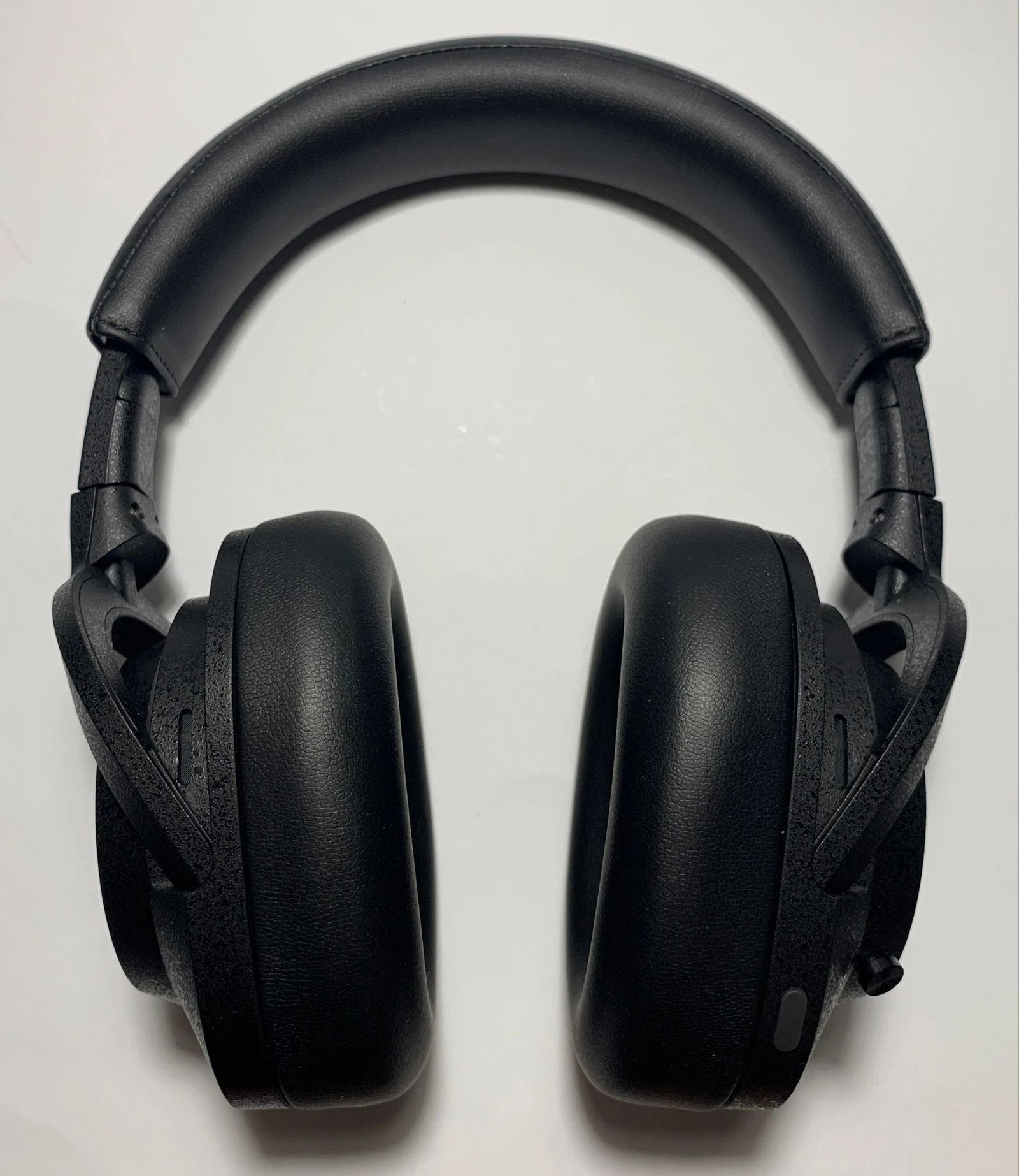 For everyday listening to music, I would advise using the transparency mode: it is safer and does not negatively affect the sound quality