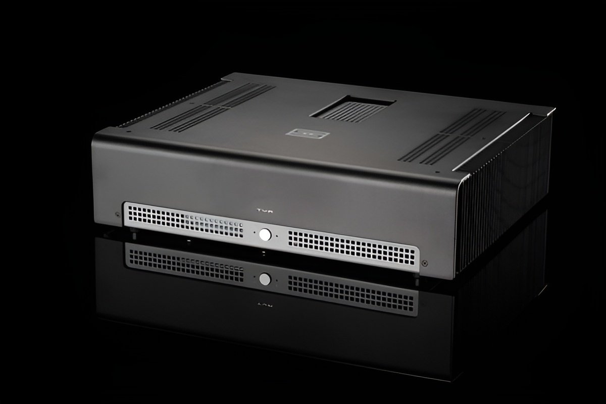 The Tyr is a monoblock power amplifier that requires two units, and its design is truly a solid power amplifier.