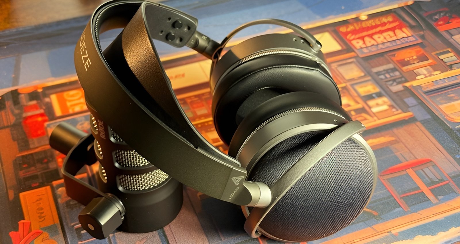 The Audeze LCD-S20 are of course primarily positioned as monitor headphones, but the price suggests that once you buy them, you will most likely use them personally and will not want to trust them to anyone.