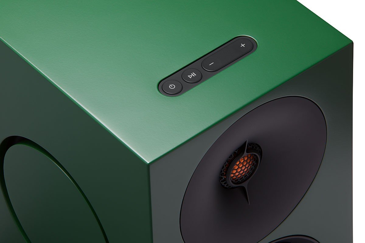 The Cambridge Audio L/RX and Cambridge Audio L/RM models are designed as complete hi-fi systems.