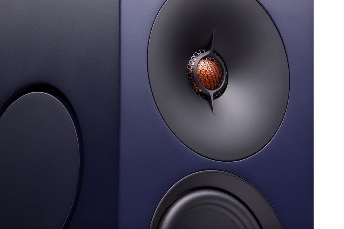 The Cambridge Audio L/RS is aimed at users looking for an active speaker system for a desk, shelf, or smaller living spaces. 