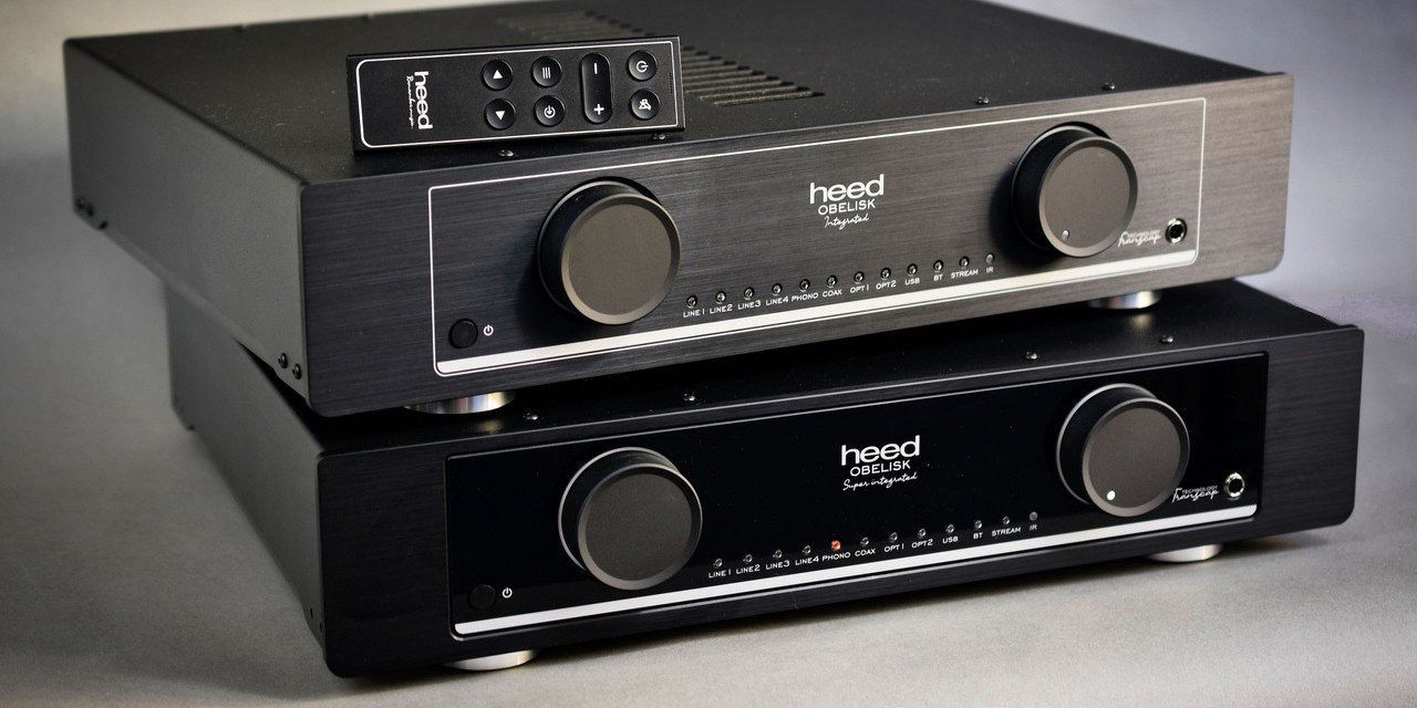 The new dimensions allow the Integrated to house a more powerful power supply: it is touted as being equally powerful as the old Si3 with its dedicated X2 power supply.