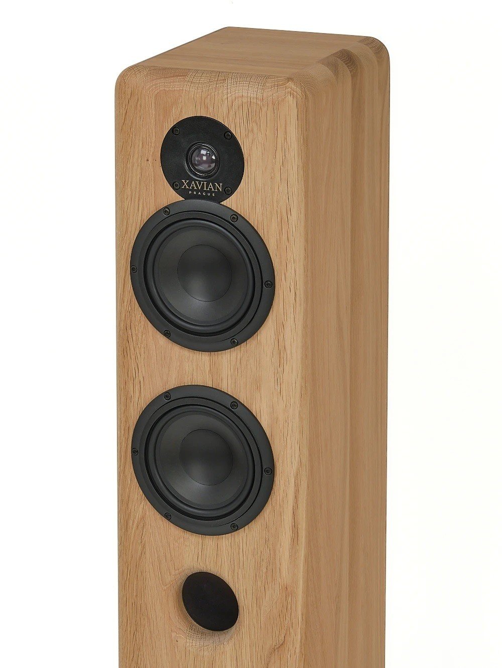 Compared to their smaller sister, the Unica, the Grande Unica sounds fuller, more detailed and more majestic.