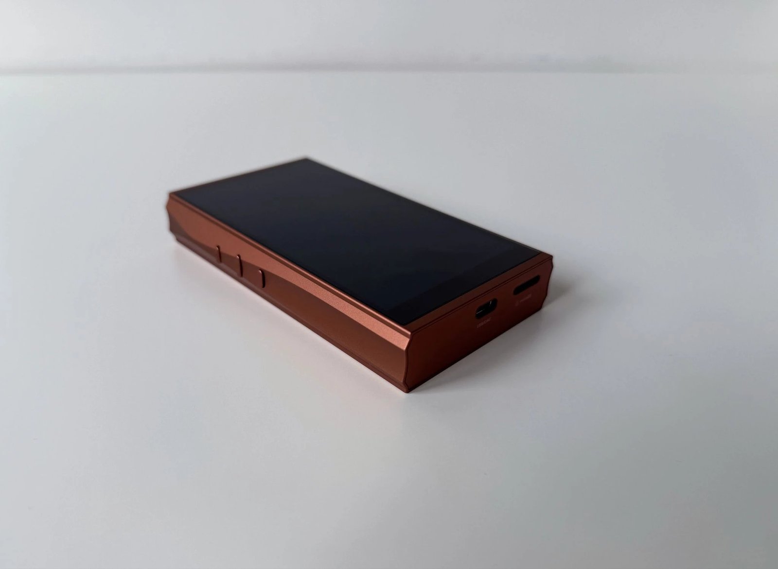 The maximum resolution supported is: PCM 32 bit/768 kHz and DSD1024. 