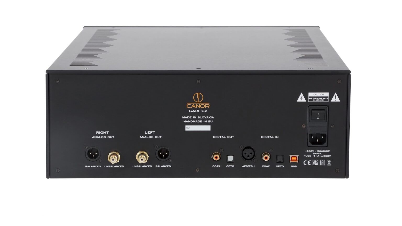 Digital in, digital and analog out: Connections on the back of the Gaia C2 from Canor.