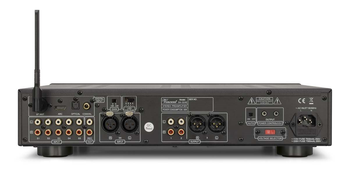 R-Core transformer and Wima and Nichicon capacitors form the backbone of the SA-32 AE's redesigned power supply, targeting lower ripple voltage and a signal-to-noise ratio exceeding 90 dB.